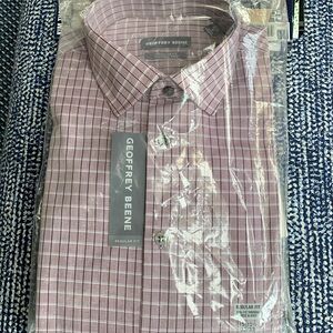 Men’s NWT Geoffrey Beene dress shirt.  Size M